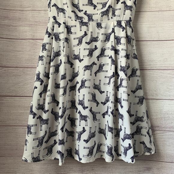 LA Soul White Sleeveless Dress with Navy Blue Zebras Short A-Line Size Small - Picture 3 of 16